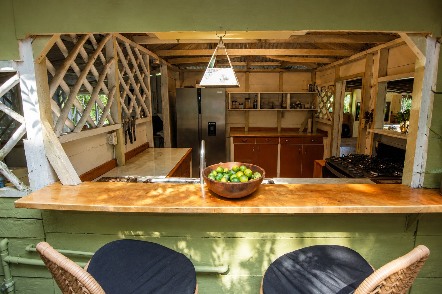 Kitchen breakfast bar